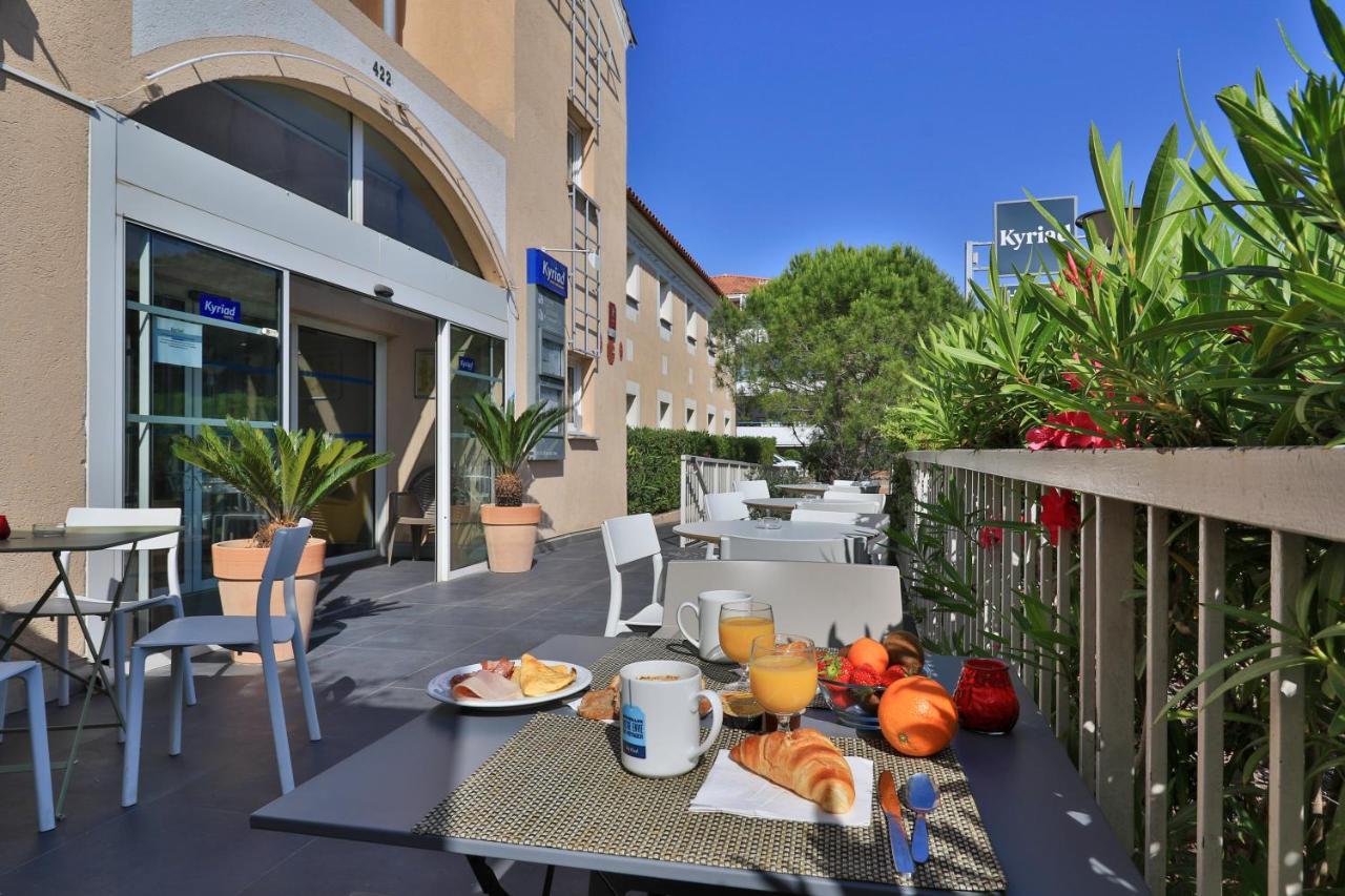 Hotel Restaurant Kyriad Фрежюс Экстерьер фото