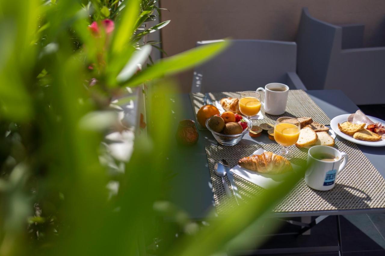 Hotel Restaurant Kyriad Фрежюс Экстерьер фото